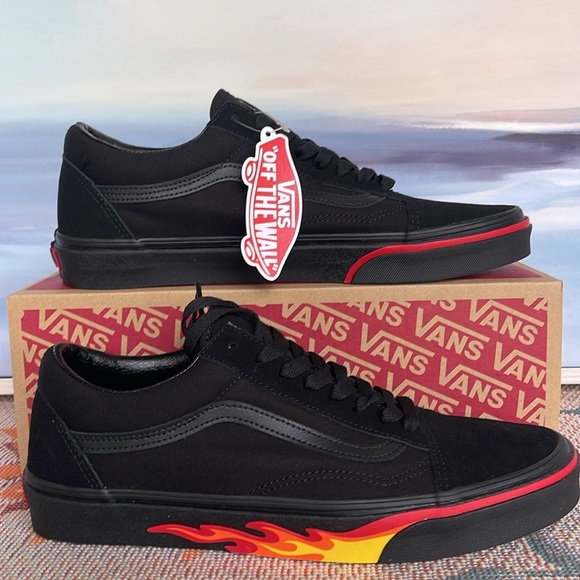 Vans Men’s Old Skool
(Flame Wall) Black/Black
VN0A38G1Q8Q
Sneakers - Picture 8 of 16
